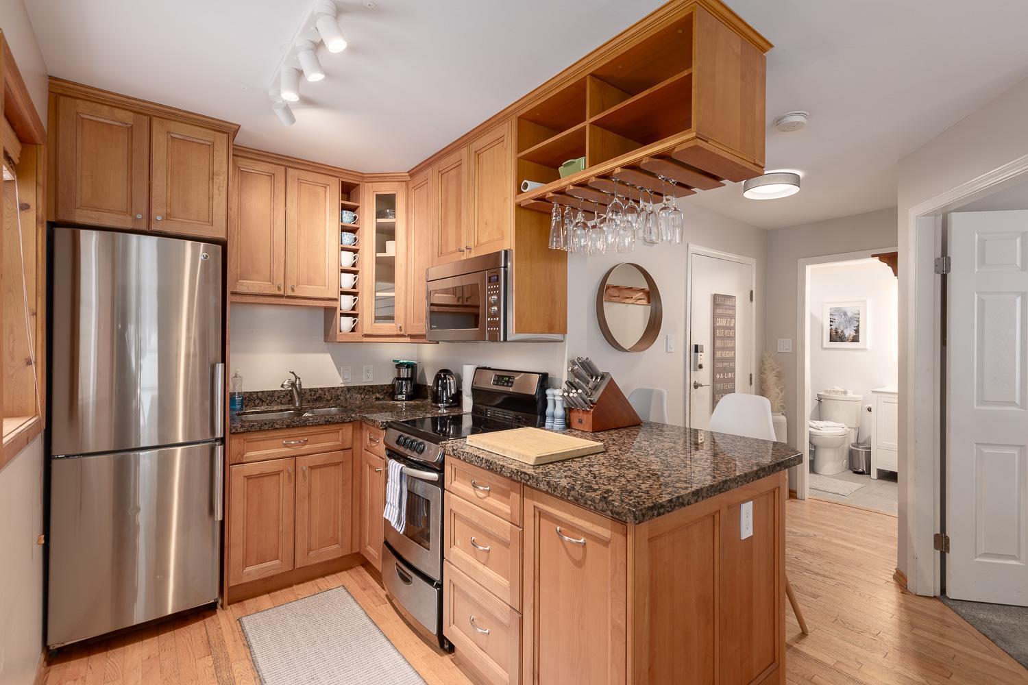 Ferienhaus 1br Powderview - Creekside Bright And Cozy Private Bike/ski Storage Free Parking